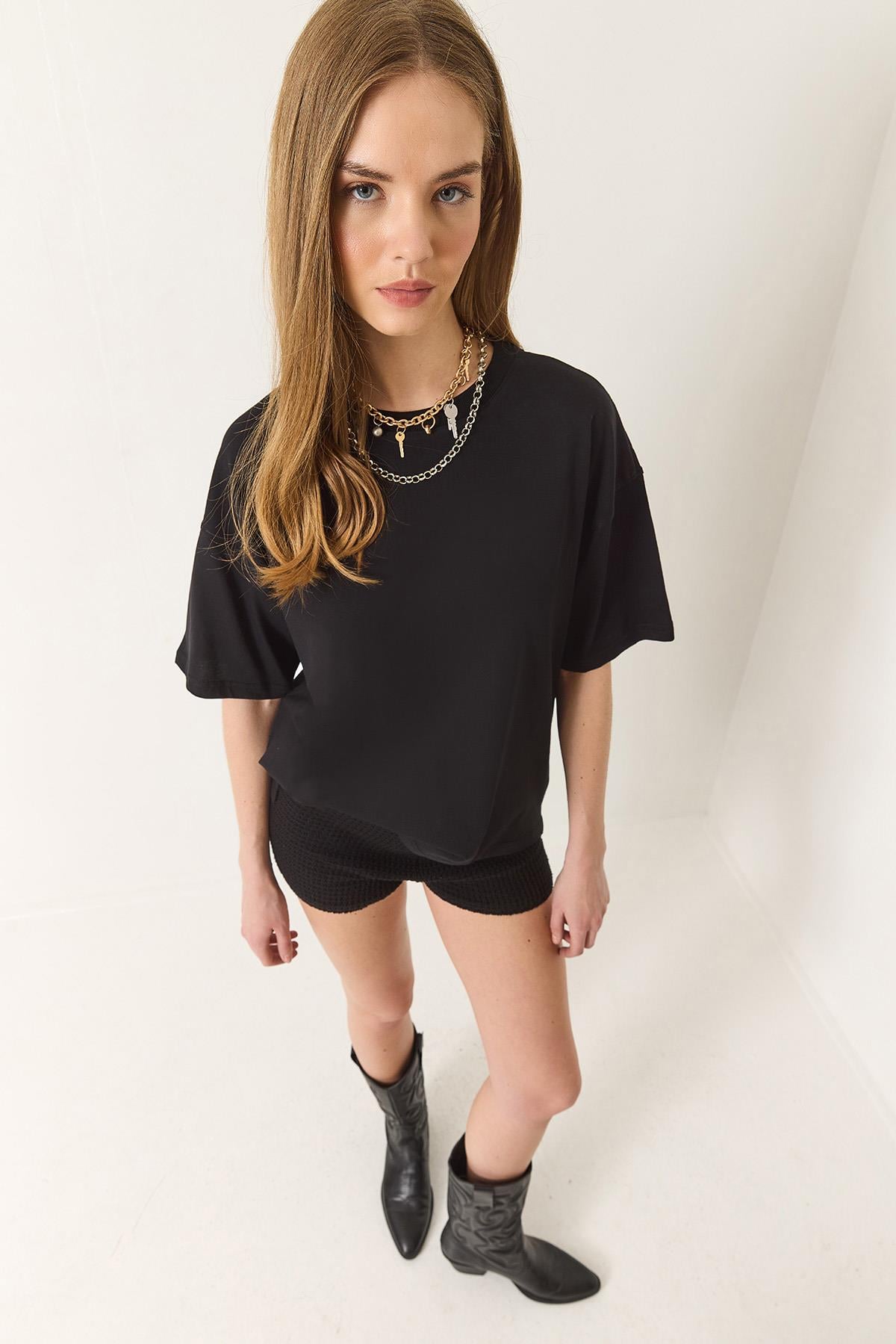 100% Organic Cotton Relaxed Fit Slit Round Neck T-Shirt 60602047 - Black