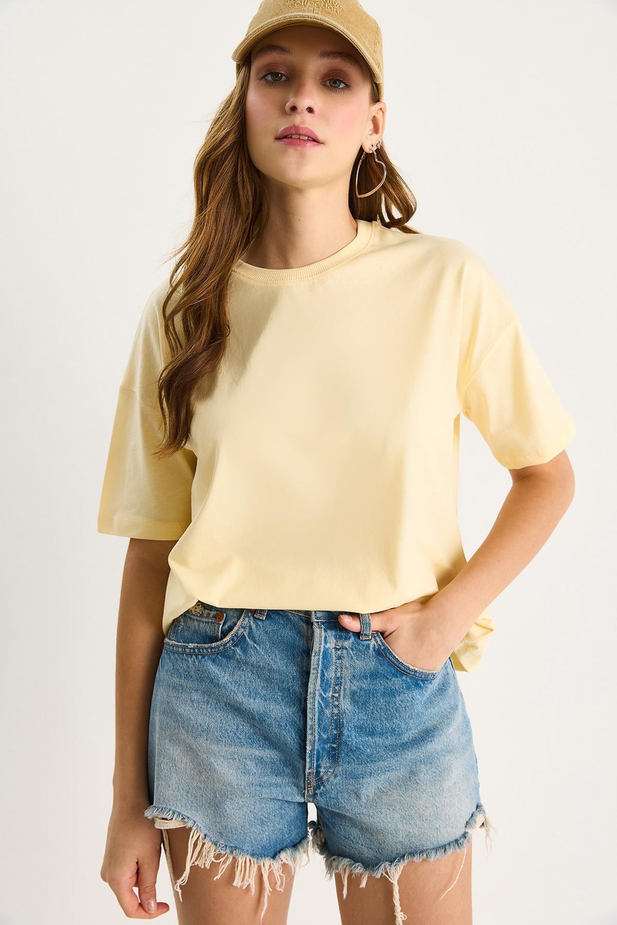 100% Organic Cotton Relaxed Fit Round Neck T-Shirt 60602050 - Butter