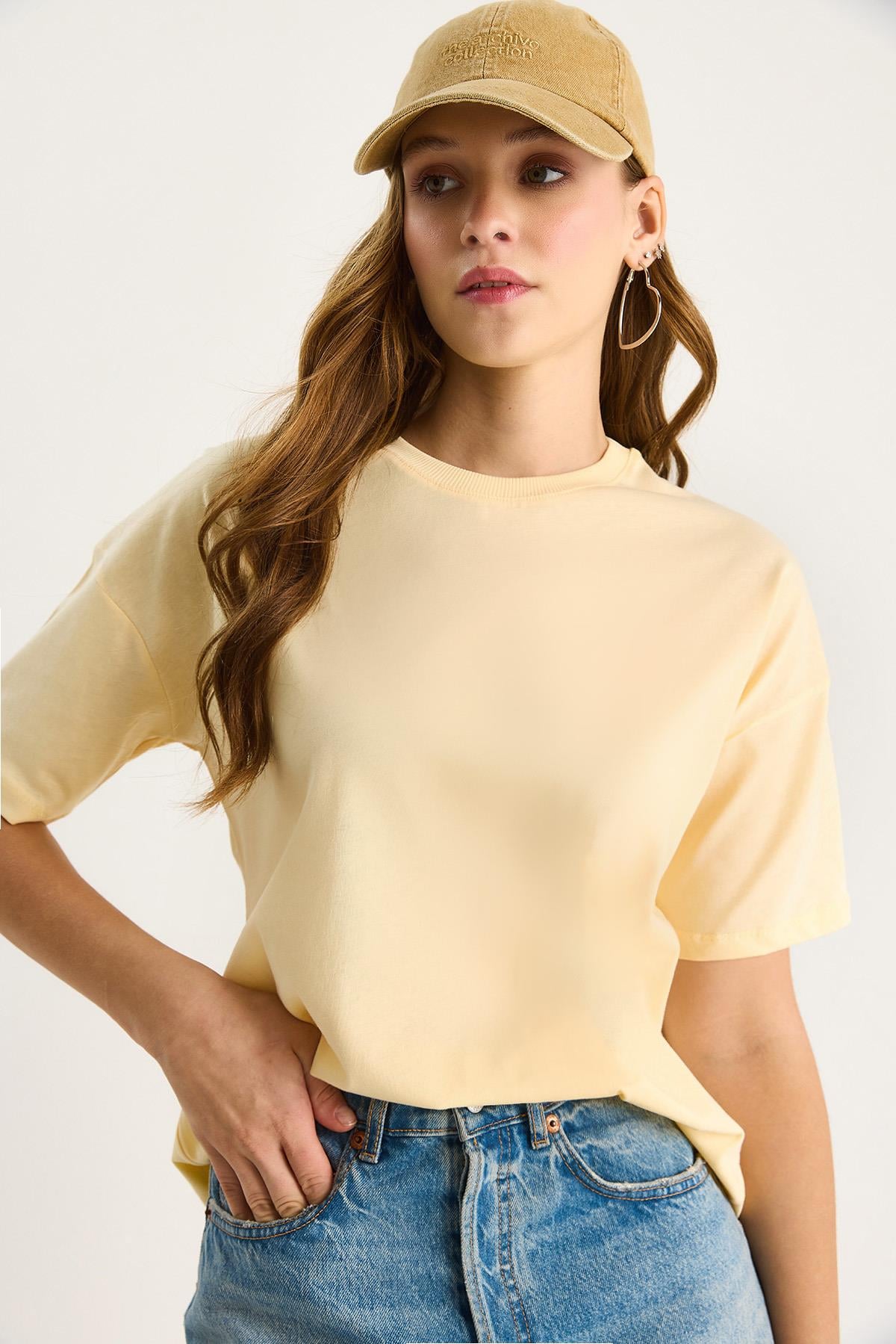 100% Organic Cotton Relaxed Fit Round Neck T-Shirt 60602050 - Butter