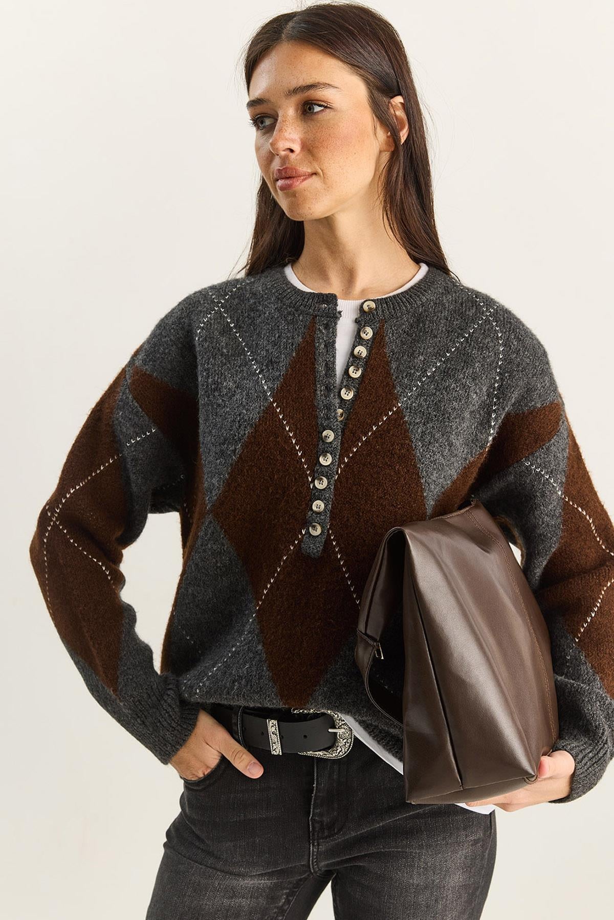 11-Button Baklava Pattern Basic Knit Sweater 20251089 - Anthracite-Brown