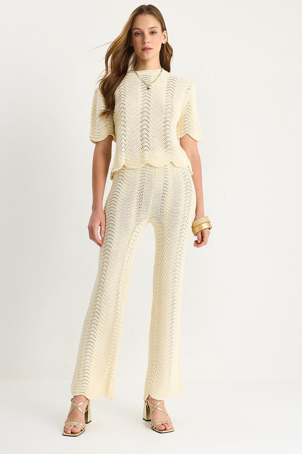 Cream‎ Outfit Set