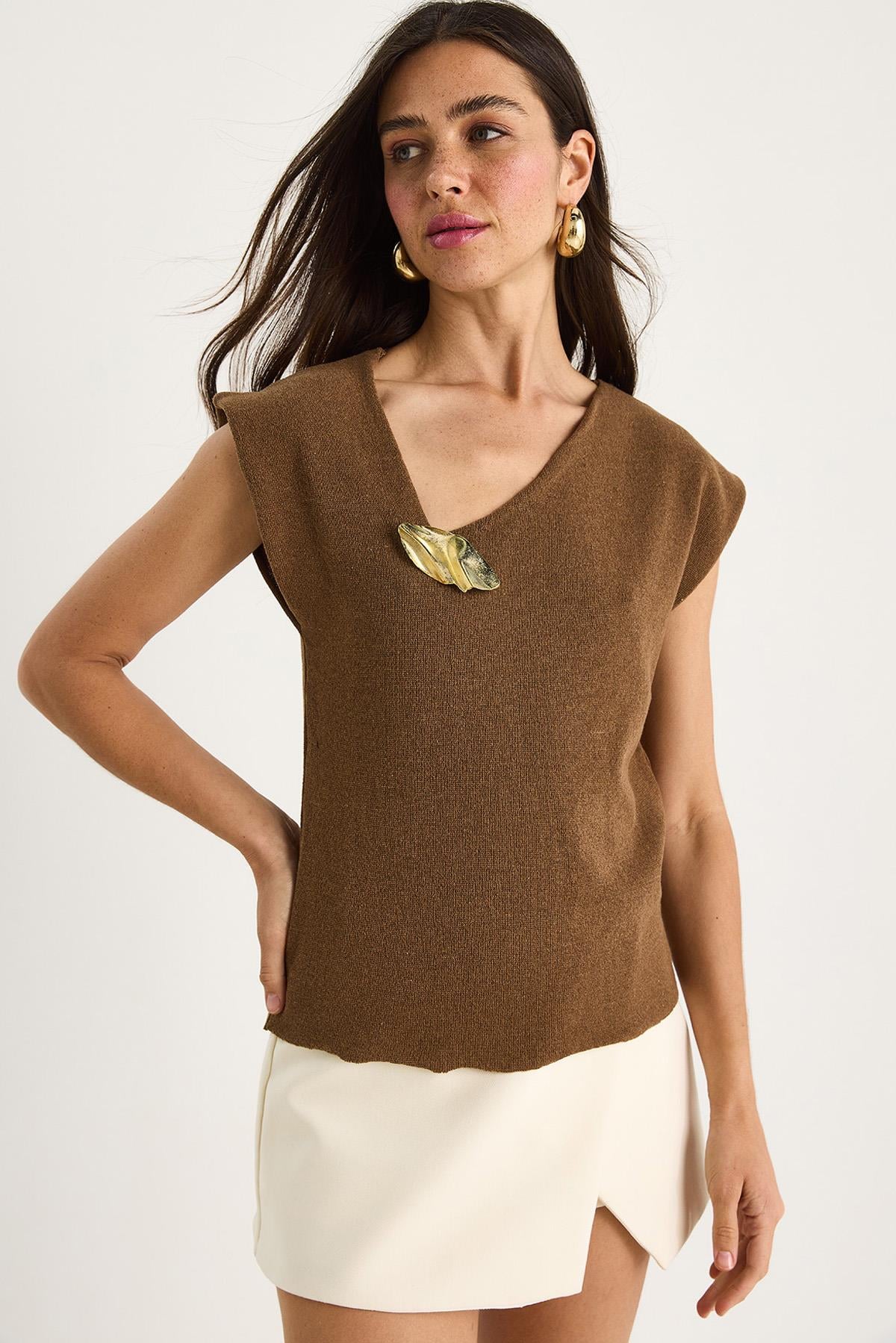 Brown‎ Blouse