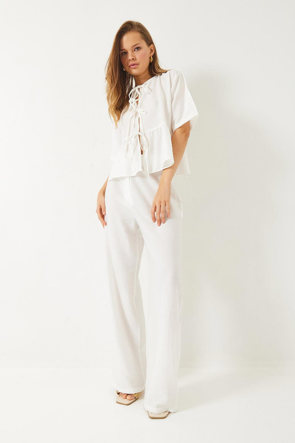 White‎ Outfit Set