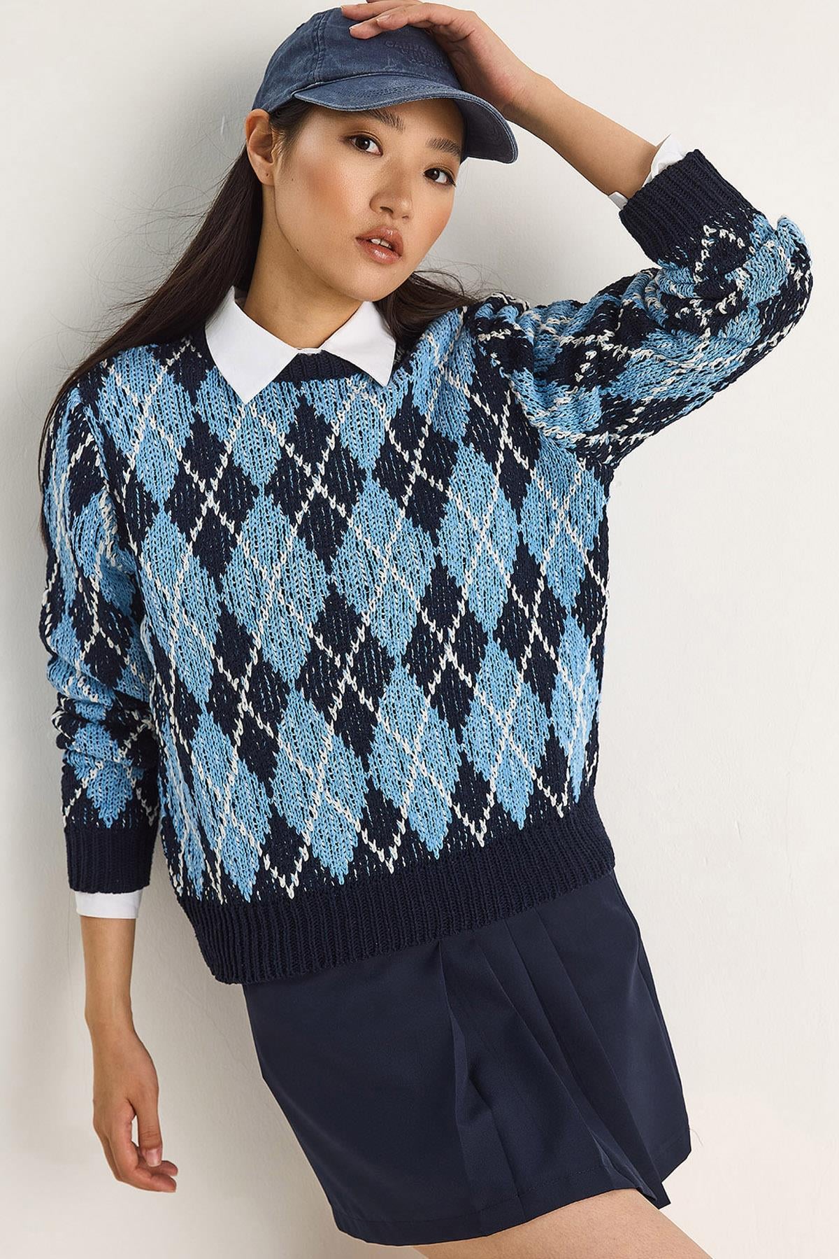Blue‎ Sweater