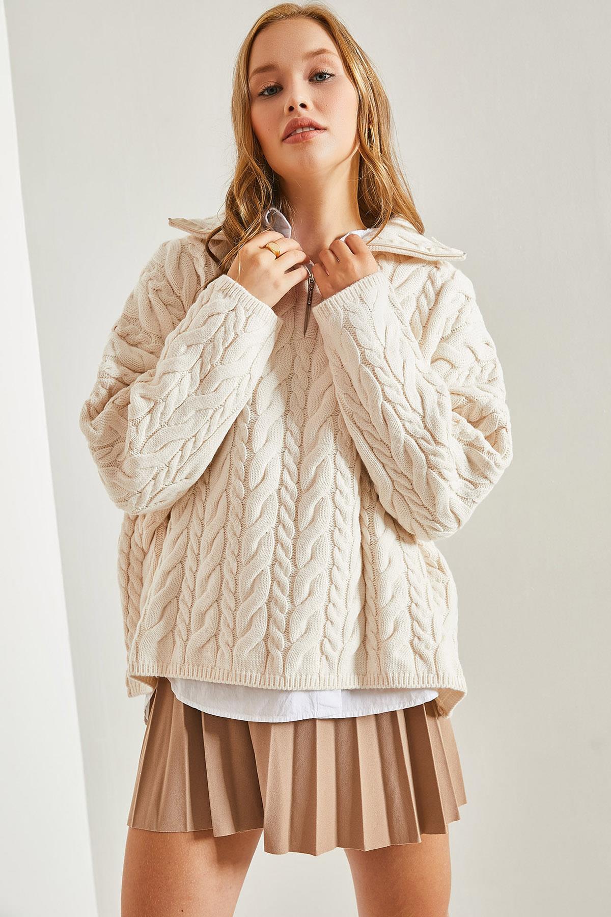 Cream‎ Sweater