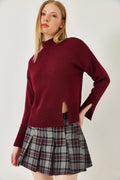 Red‎ Sweater