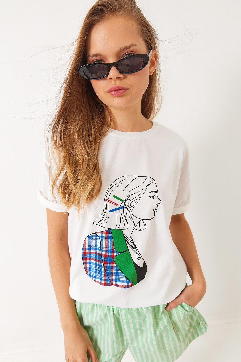 White‎ T-Shirt