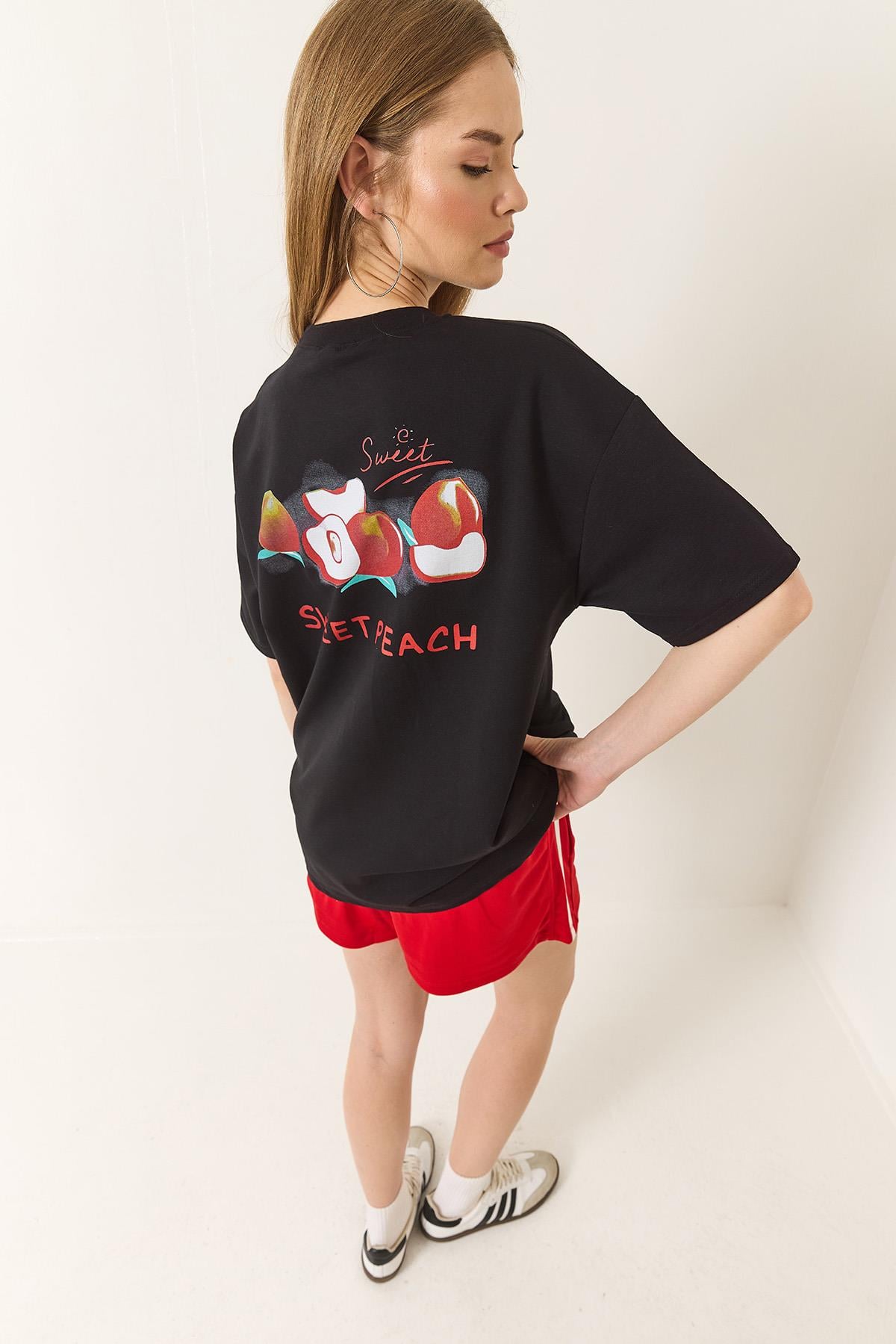 Black‎ T-Shirt