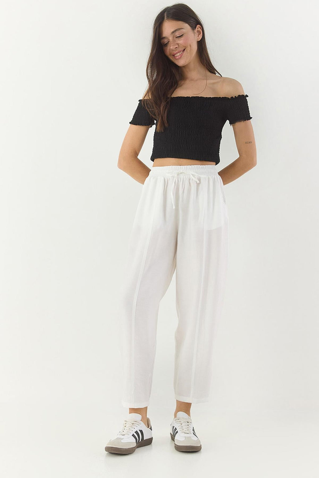 Cream‎ Pants