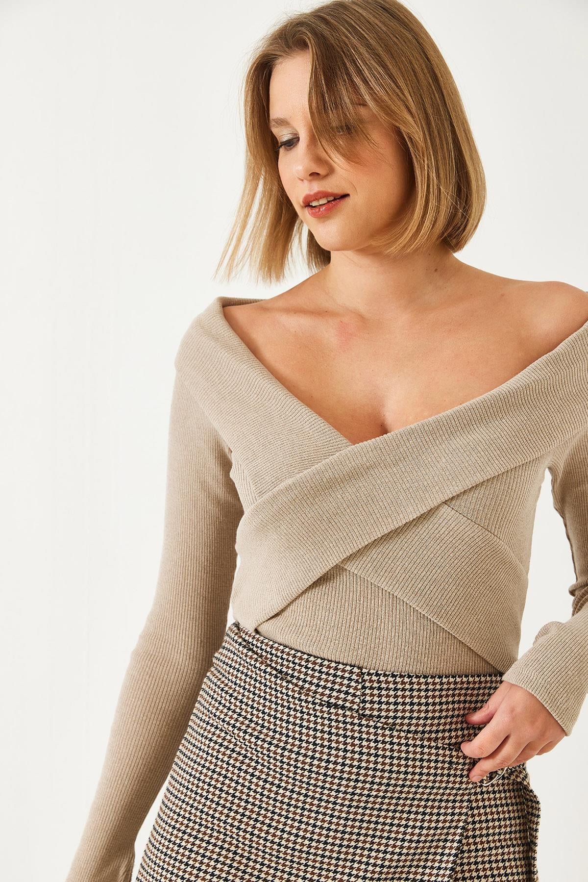 Brown‎ Blouse