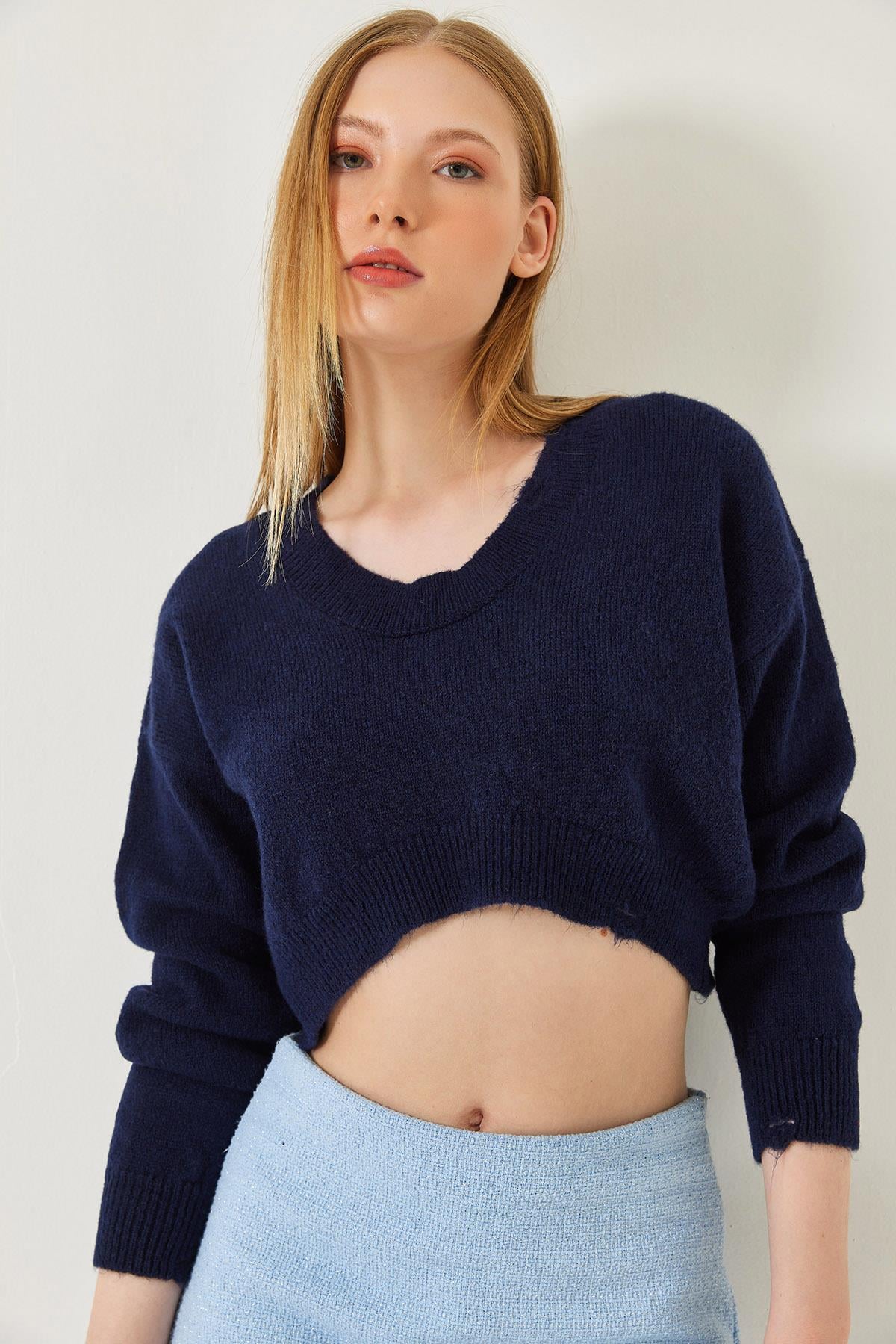 Blue‎ Sweater