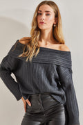 Grey‎ Sweater