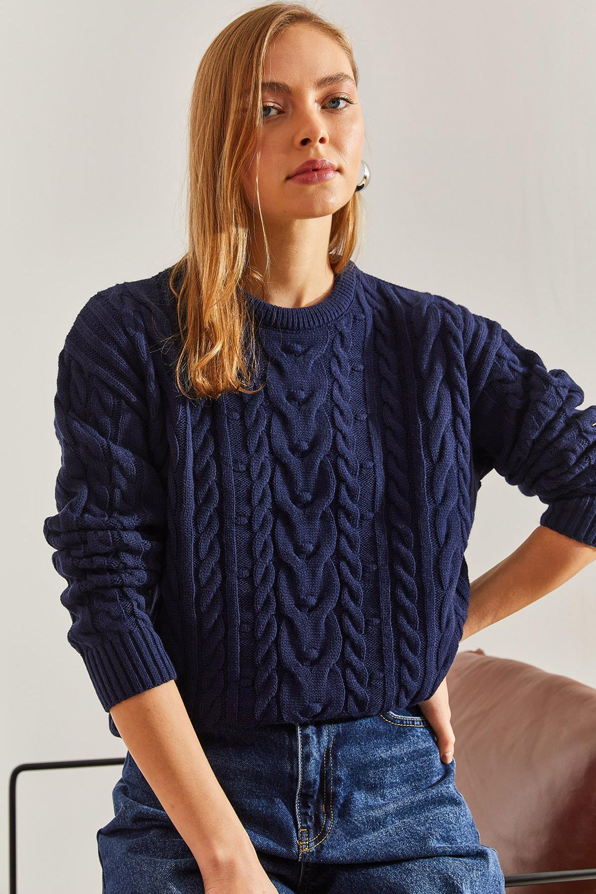Blue‎ Sweater