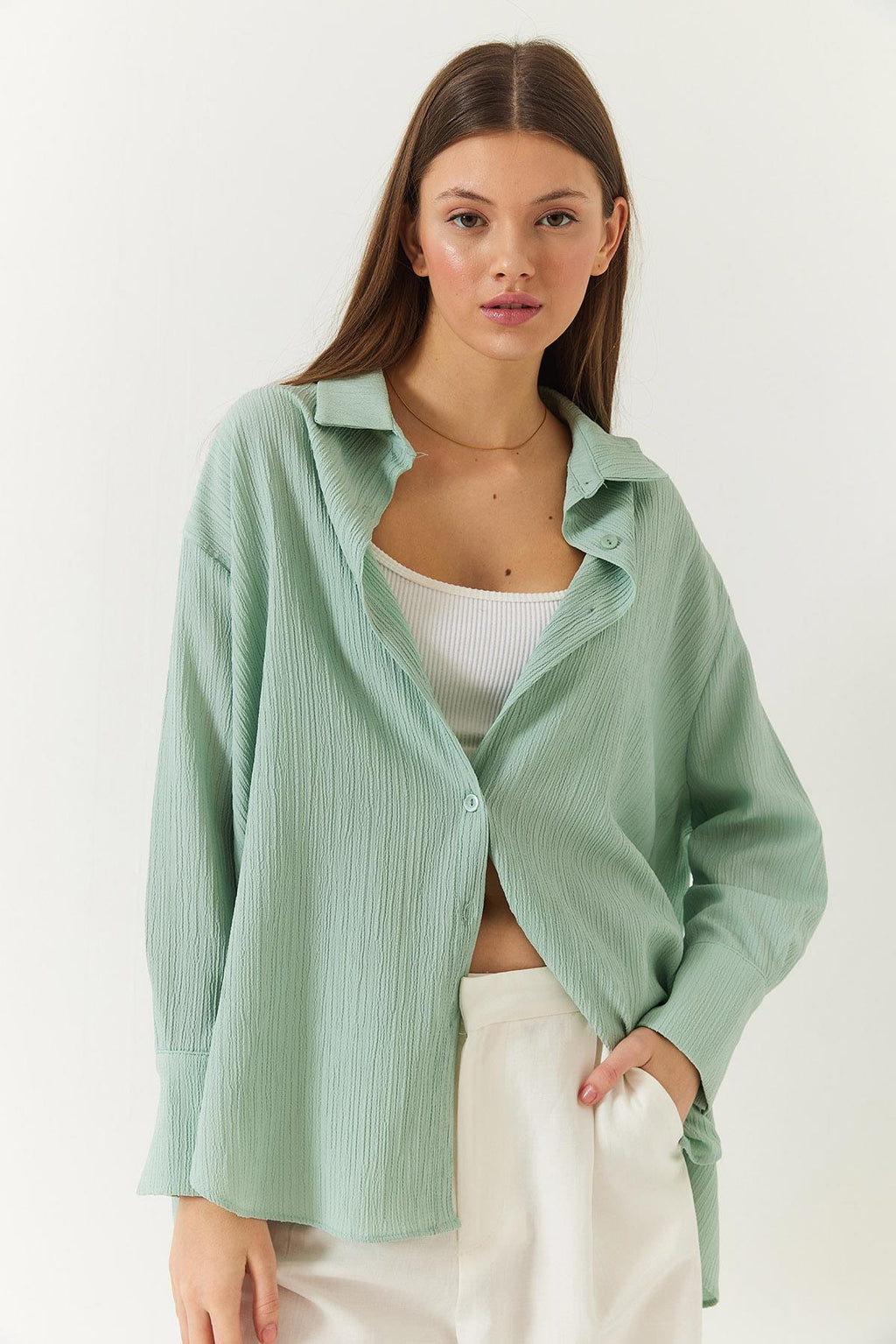 Green‎ Shirt