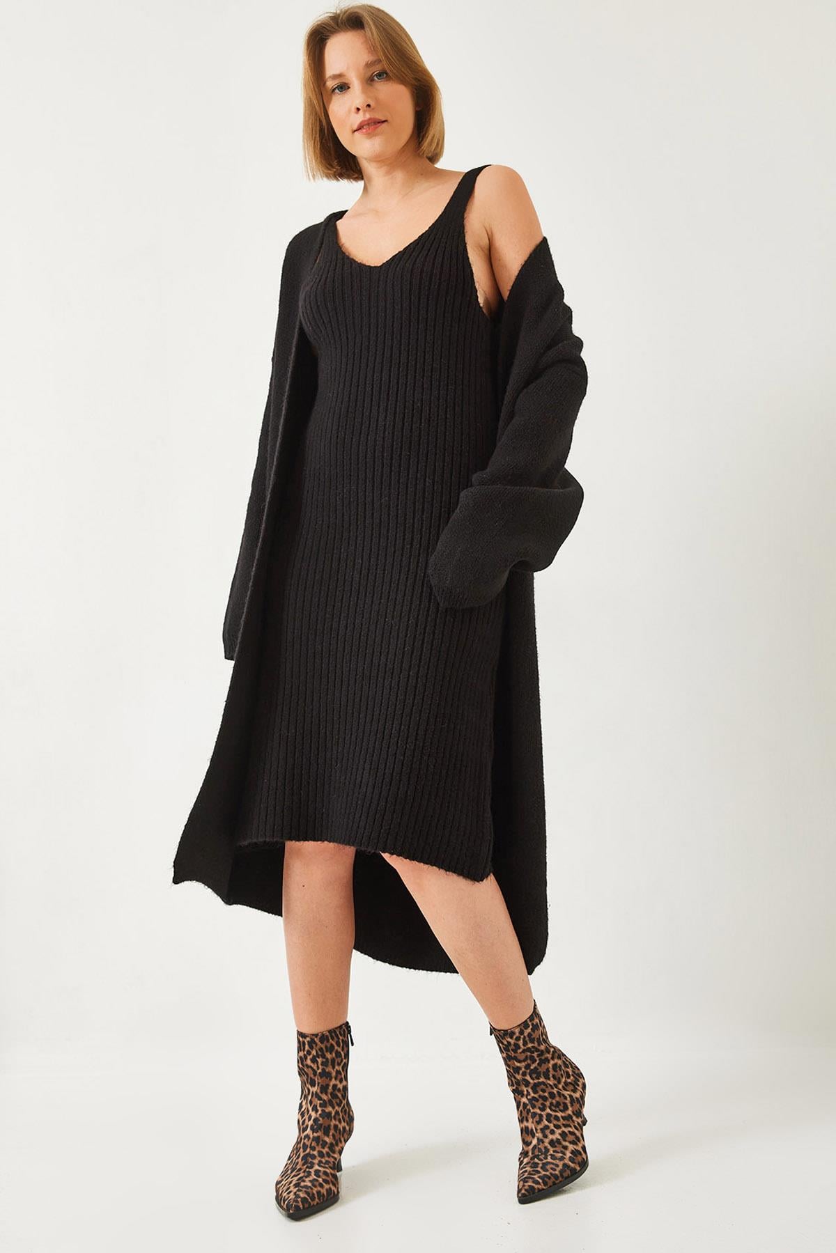 Black‎ Dress