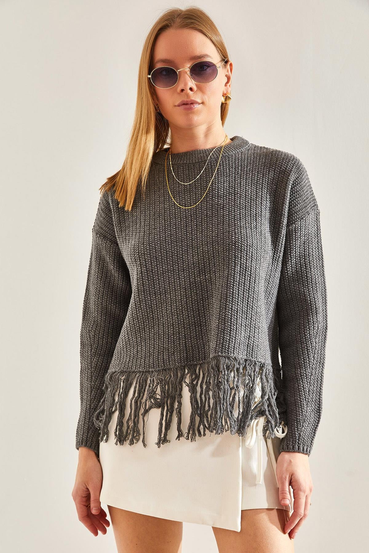 Grey‎ Sweater