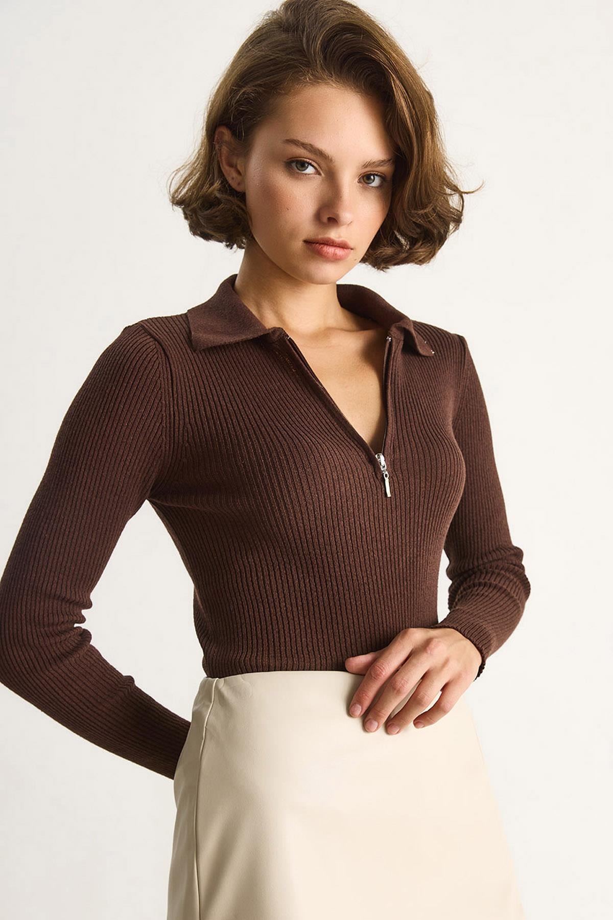 Brown‎ Sweater