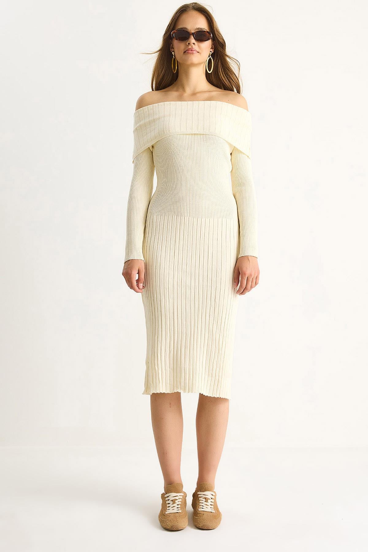 Cream‎ Dress