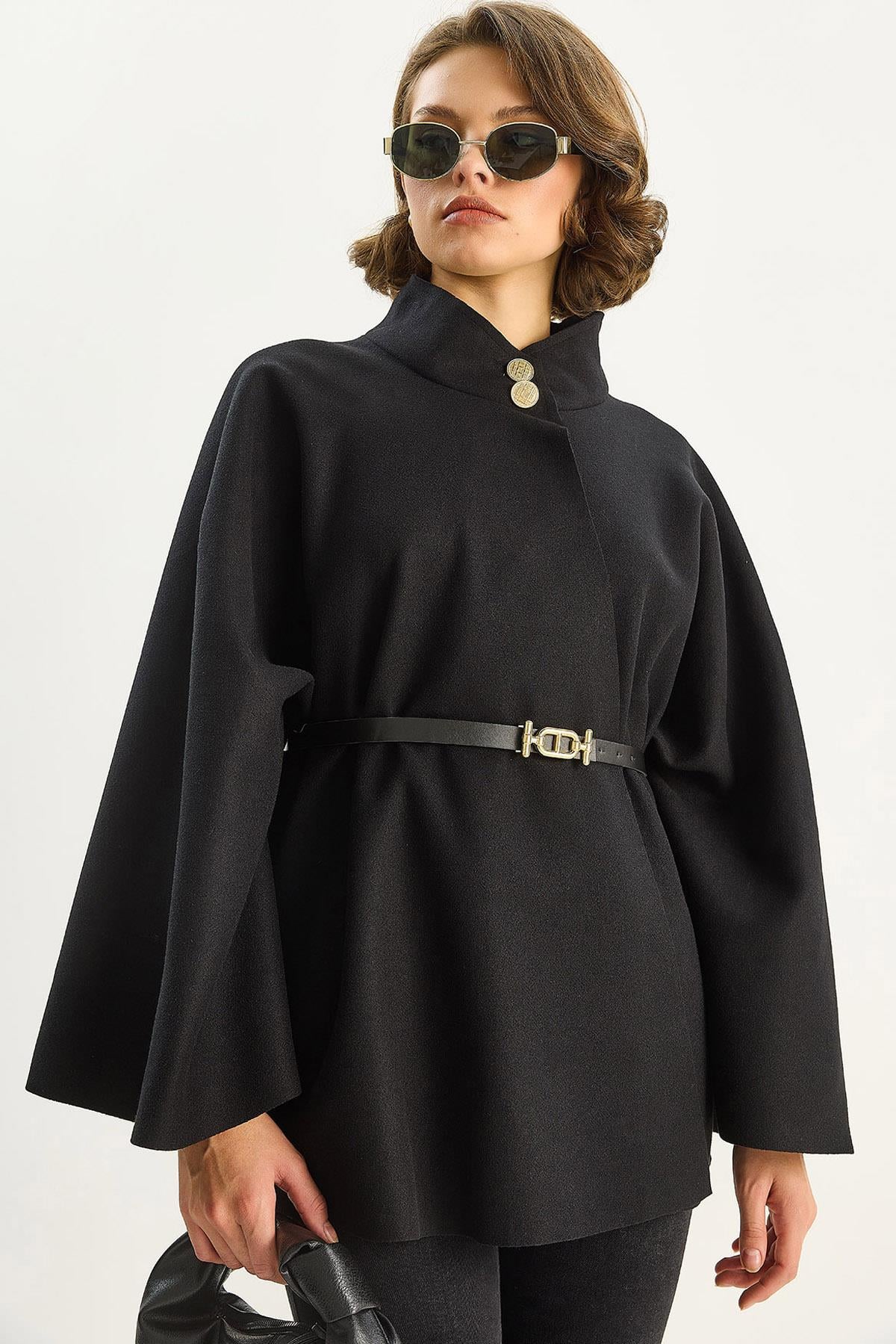 Black‎ Poncho