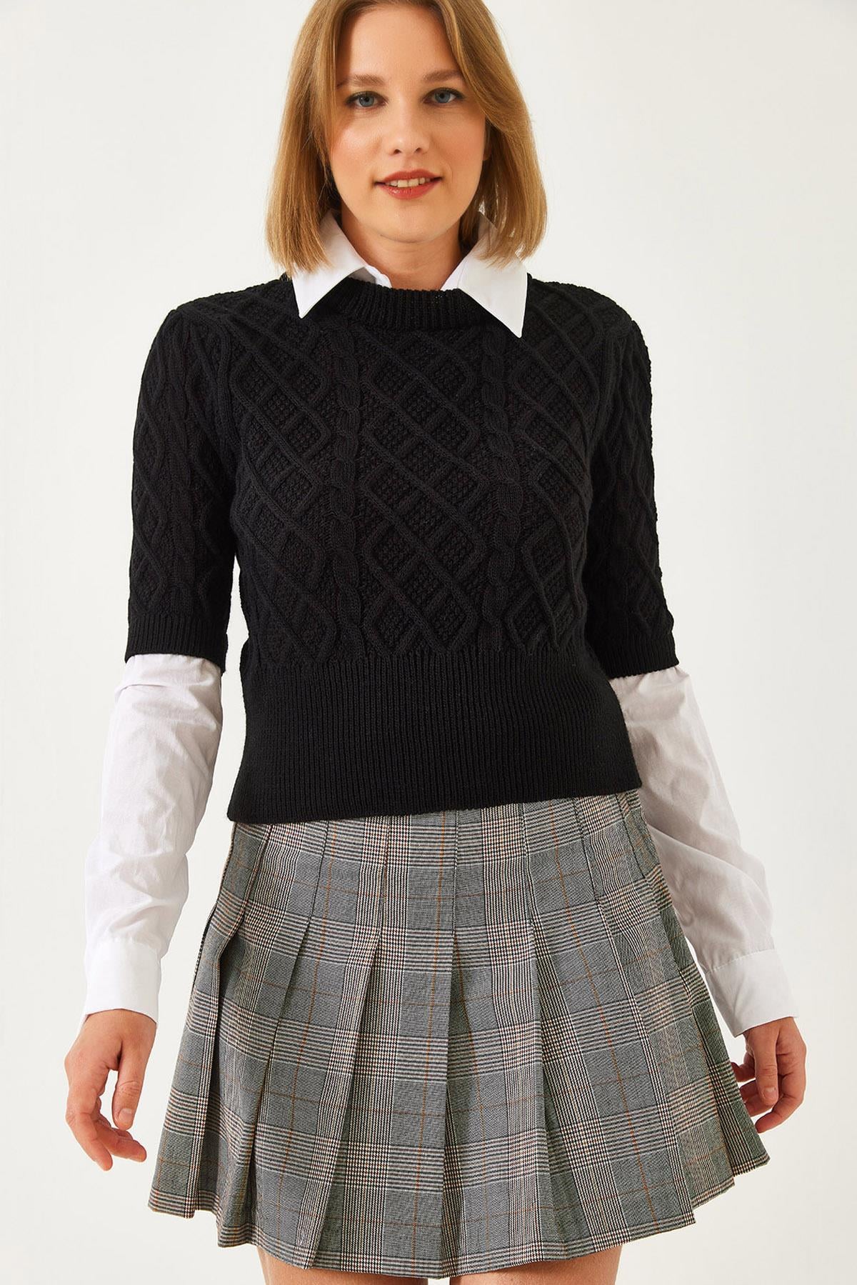 Black‎ Sweater
