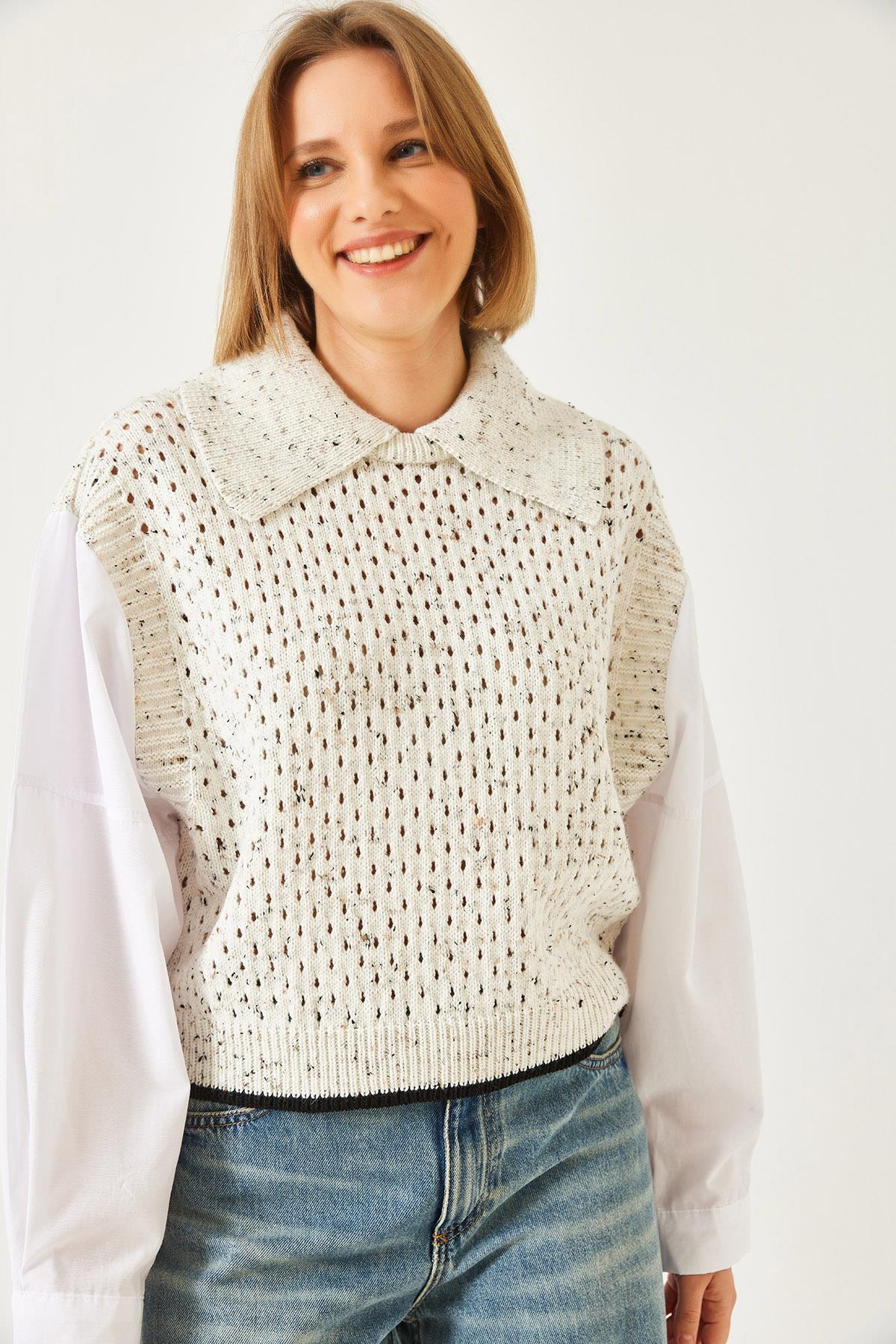 Cream‎ Sweater