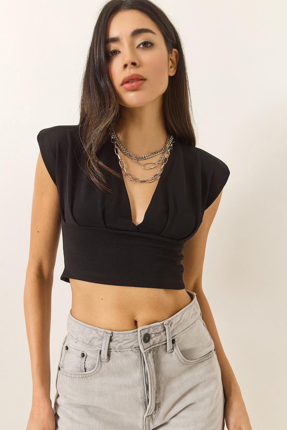 Black‎ Blouse
