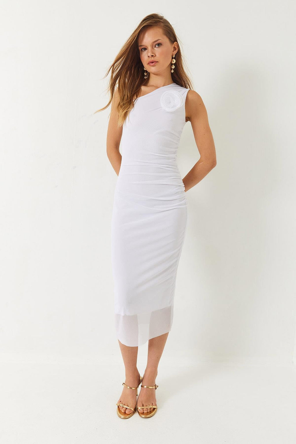 White‎ Dress