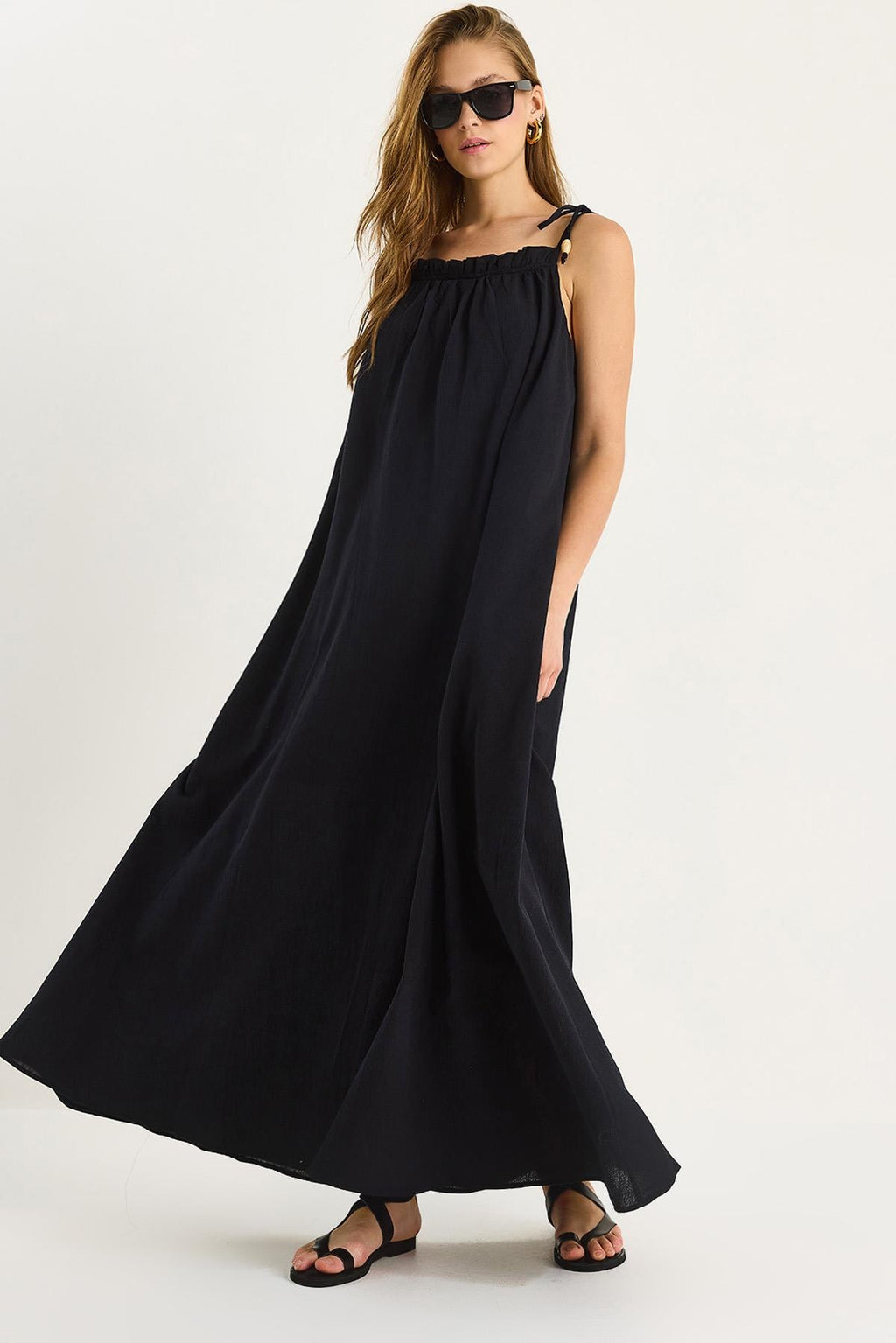 Black‎ Dress