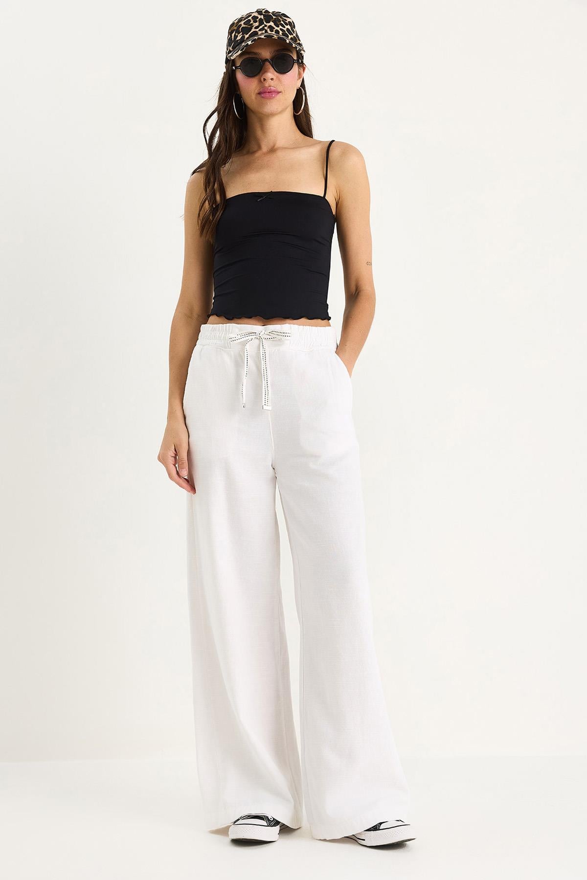 White‎ Pants