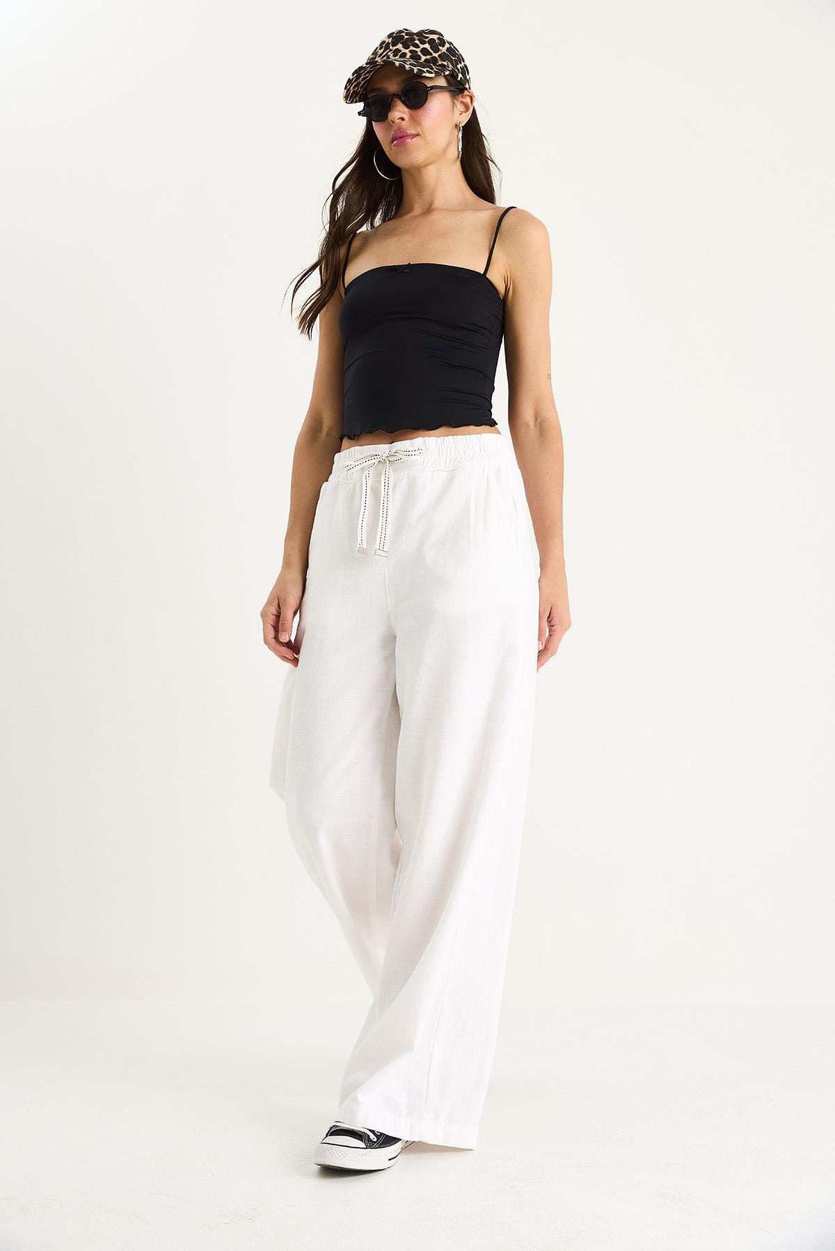 White‎ Pants