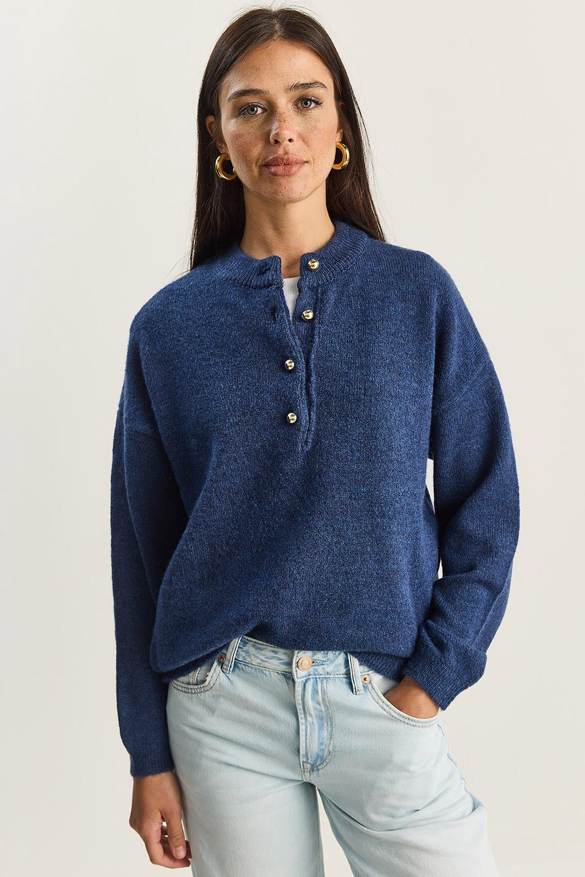 Blue‎ Sweater