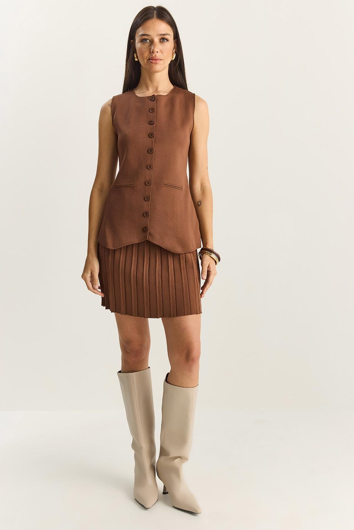 Women's Crew Neck Buttoned Knit Vest and Pleated Mini Skirt Set 280017-18 60283872 - Coffee
