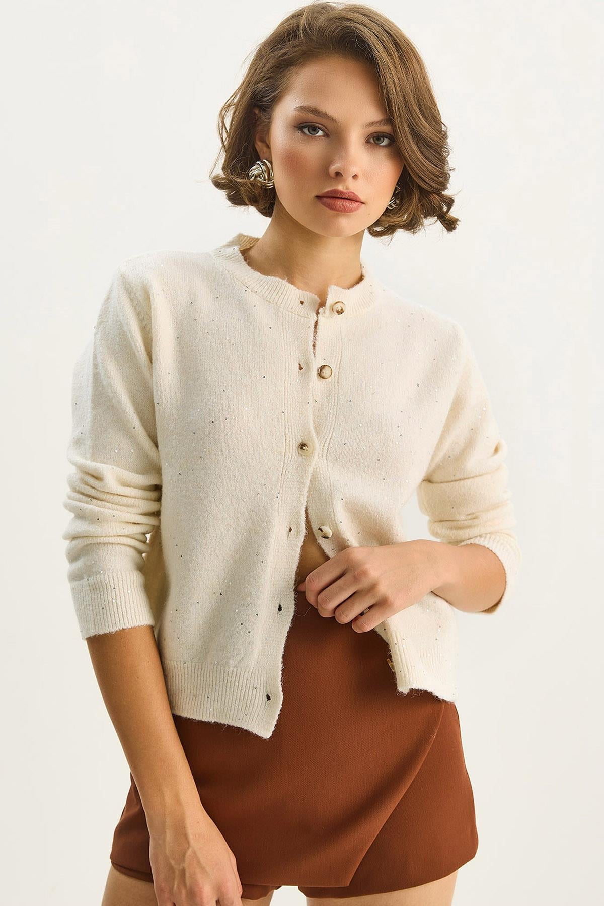 Cream‎ Cardigan