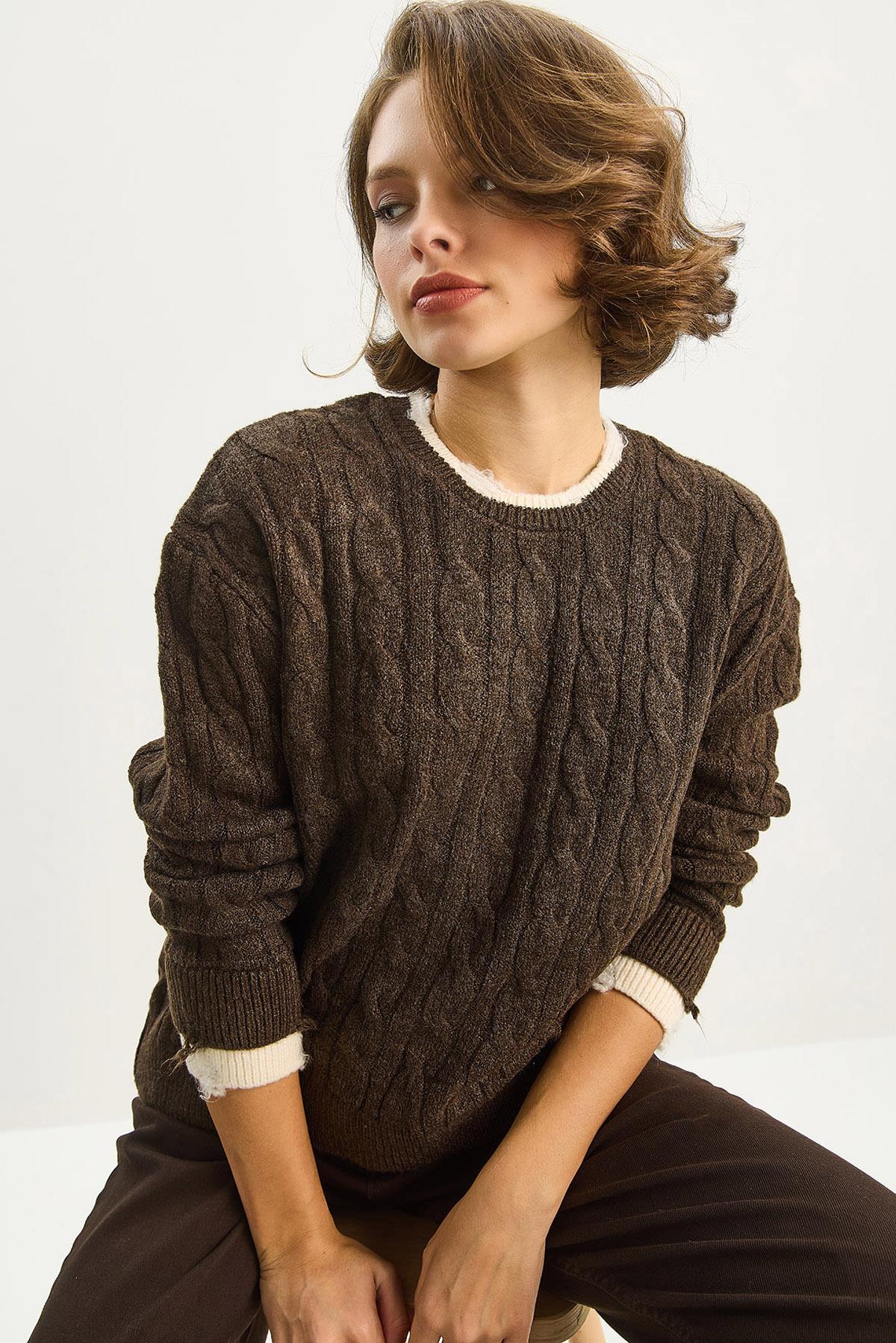 Brown‎ Sweater
