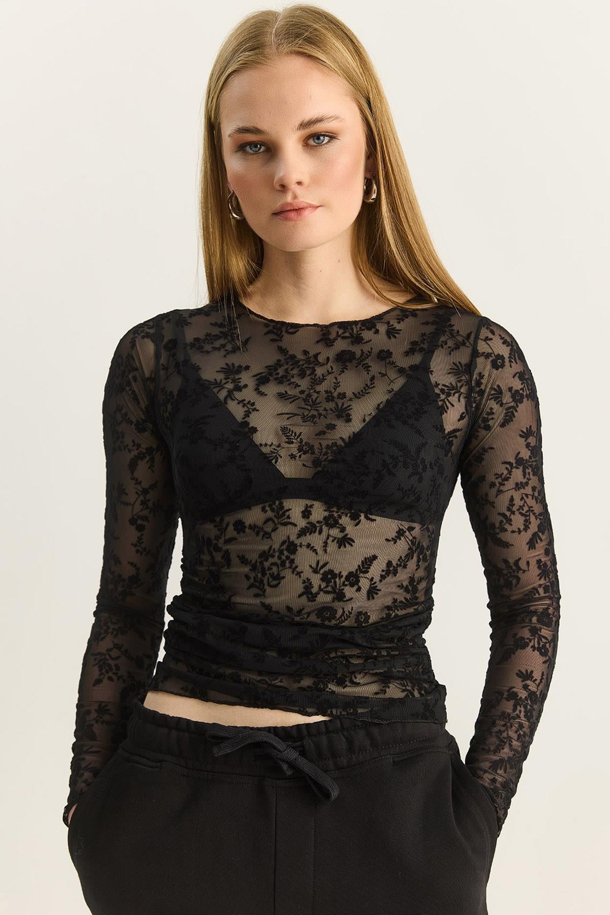 Black‎ Blouse