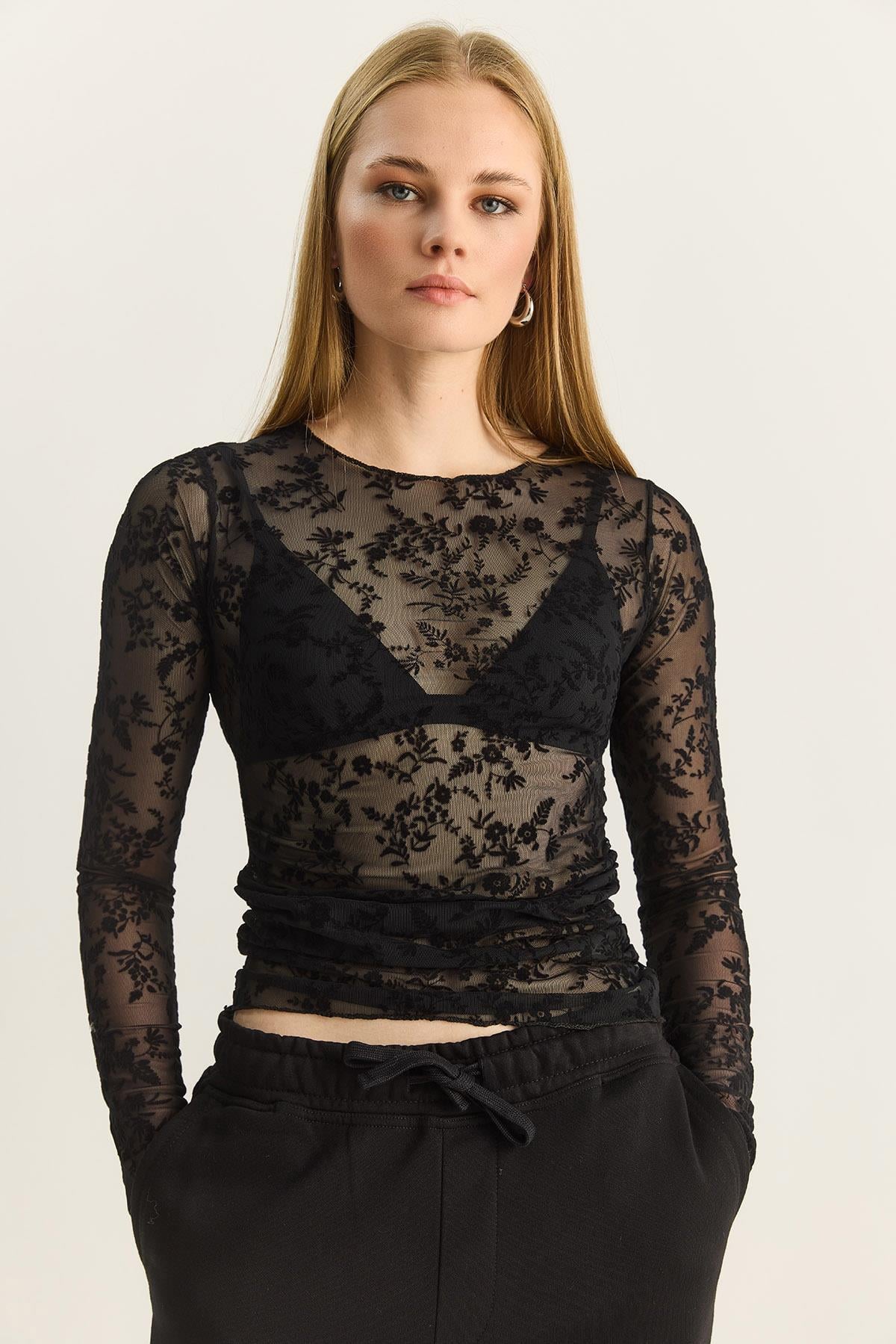 Black‎ Blouse