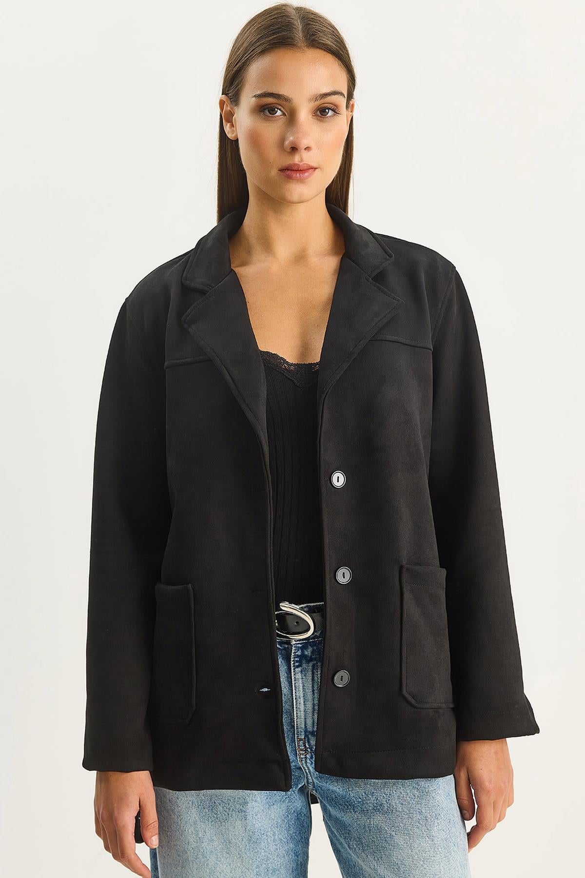 Black‎ Jacket
