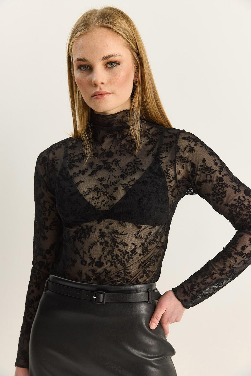 Black‎ Blouse