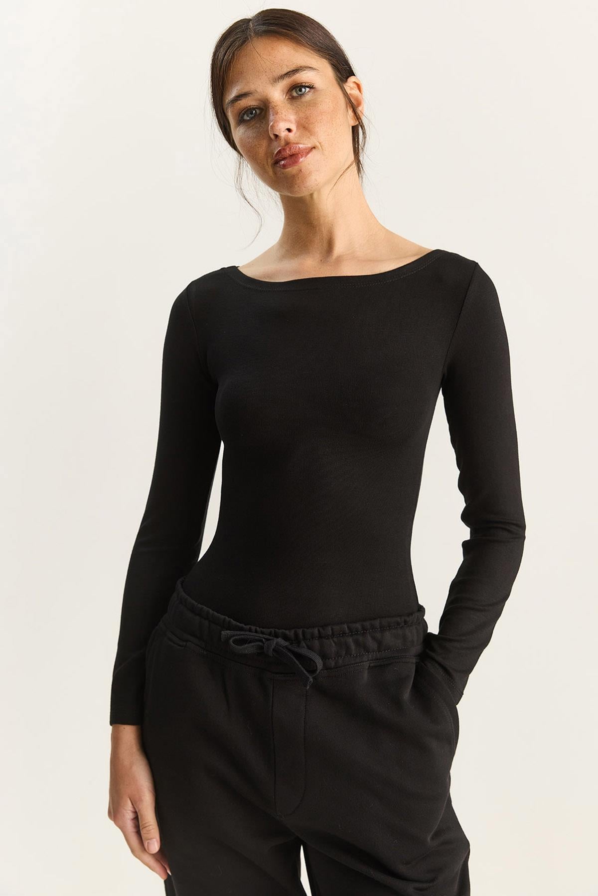 Black‎ Blouse