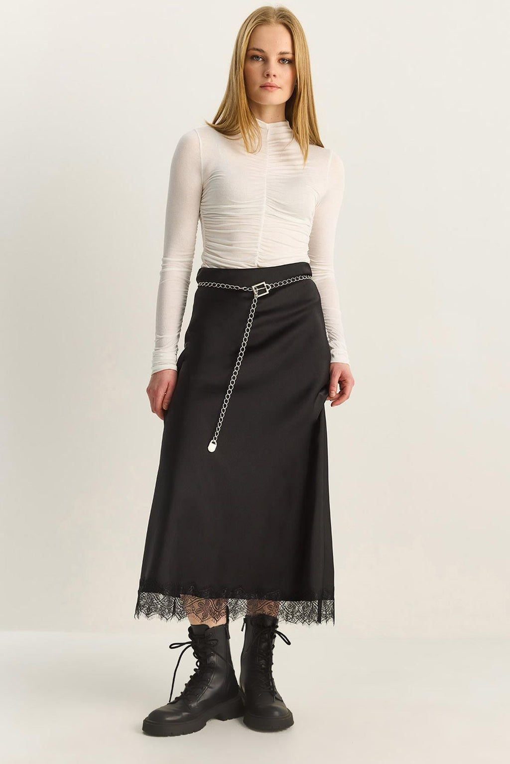 Black‎ Skirt