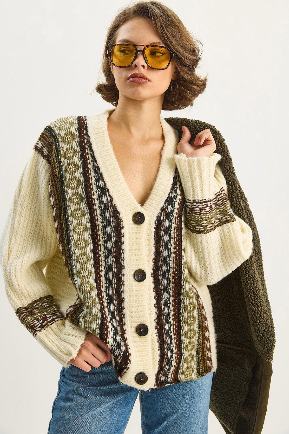 Cream‎ Cardigan