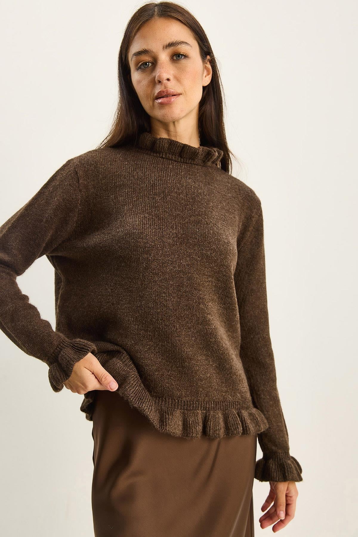 Brown‎ Sweater
