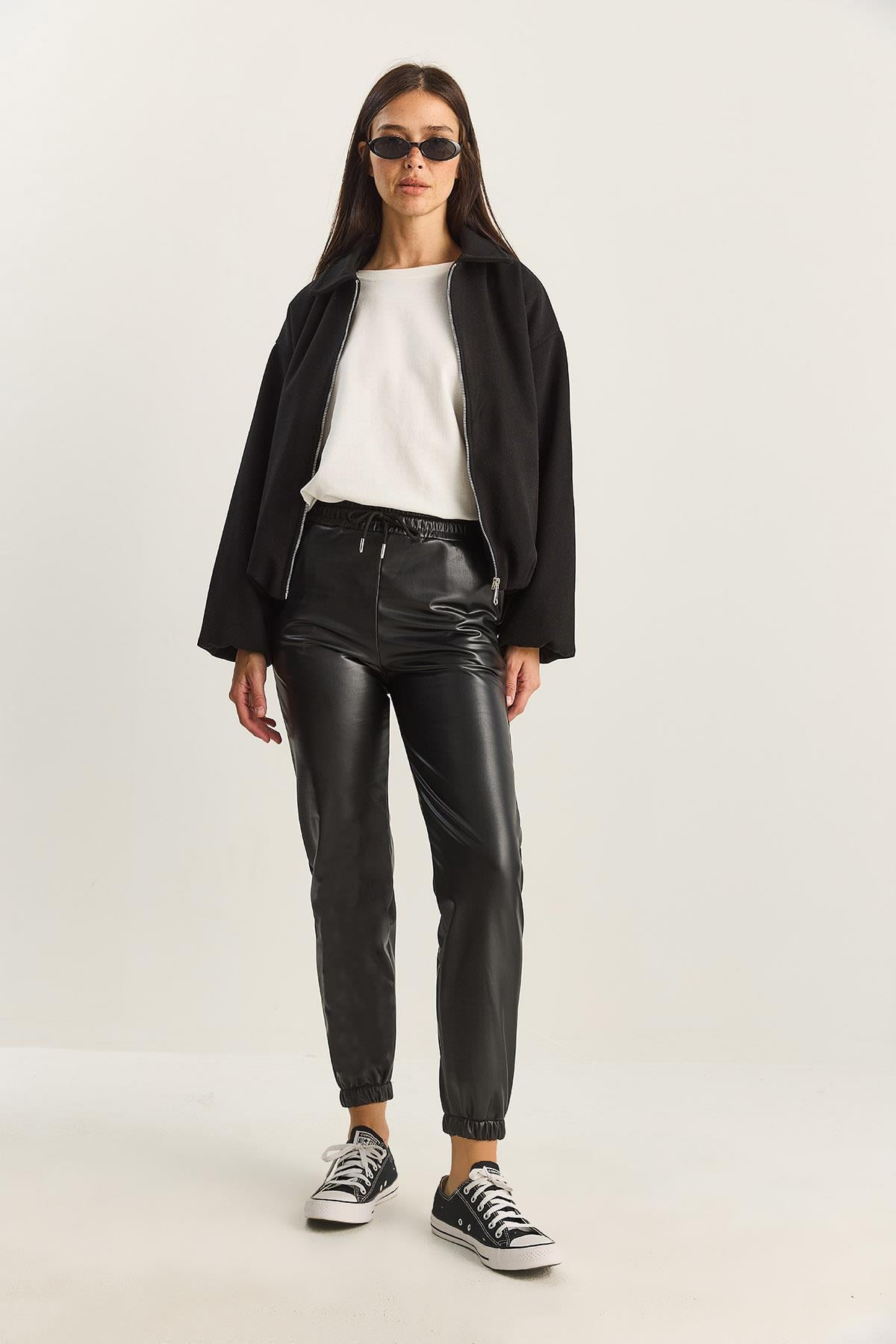 Women's Faux Leather Trousers with Fur Lining, Elastic Waistband and Pocket Details 1548 60282042 - Black