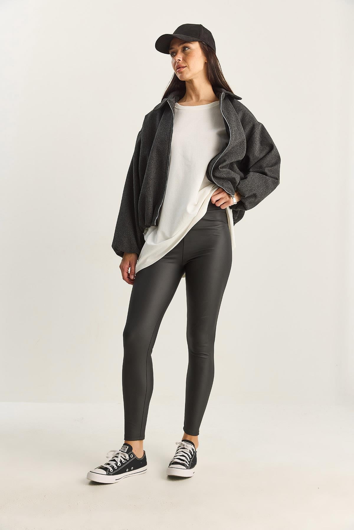 Women's High-Waisted, Elasticated, Matte Faux Leather Leggings with Fur Lining 1545 60282041 - Black