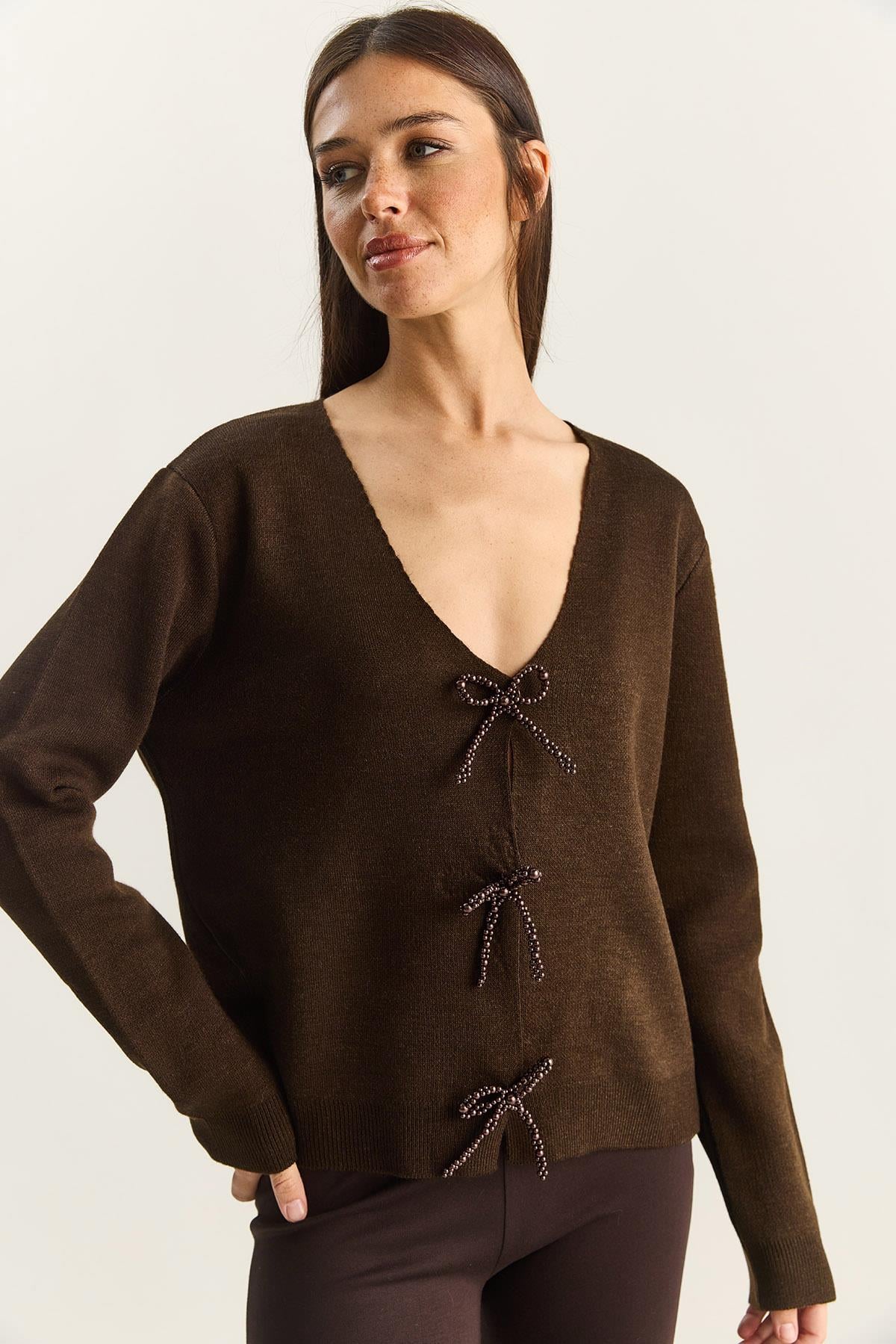 Women's V-Neck Knitted Cardigan with Pearl and Bow Accessory TH251070 60283885 - Dark Brown