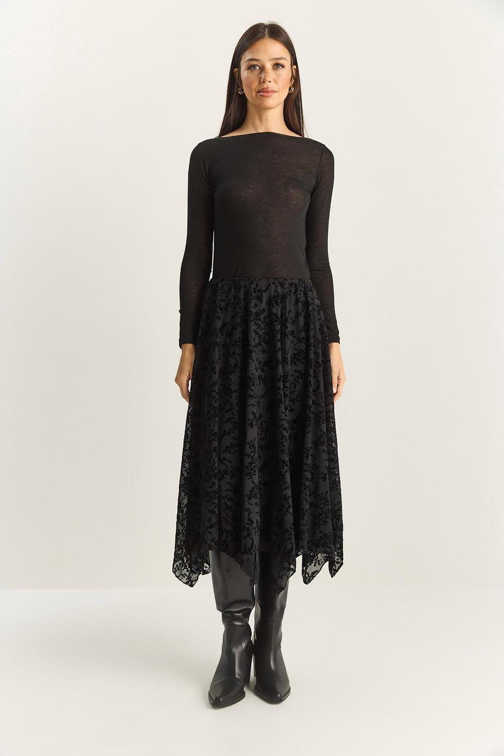 Black‎ Skirt