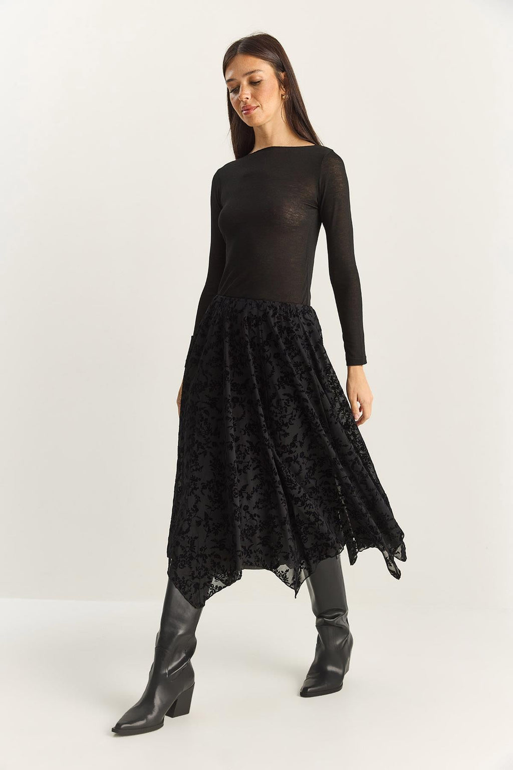 Black‎ Skirt