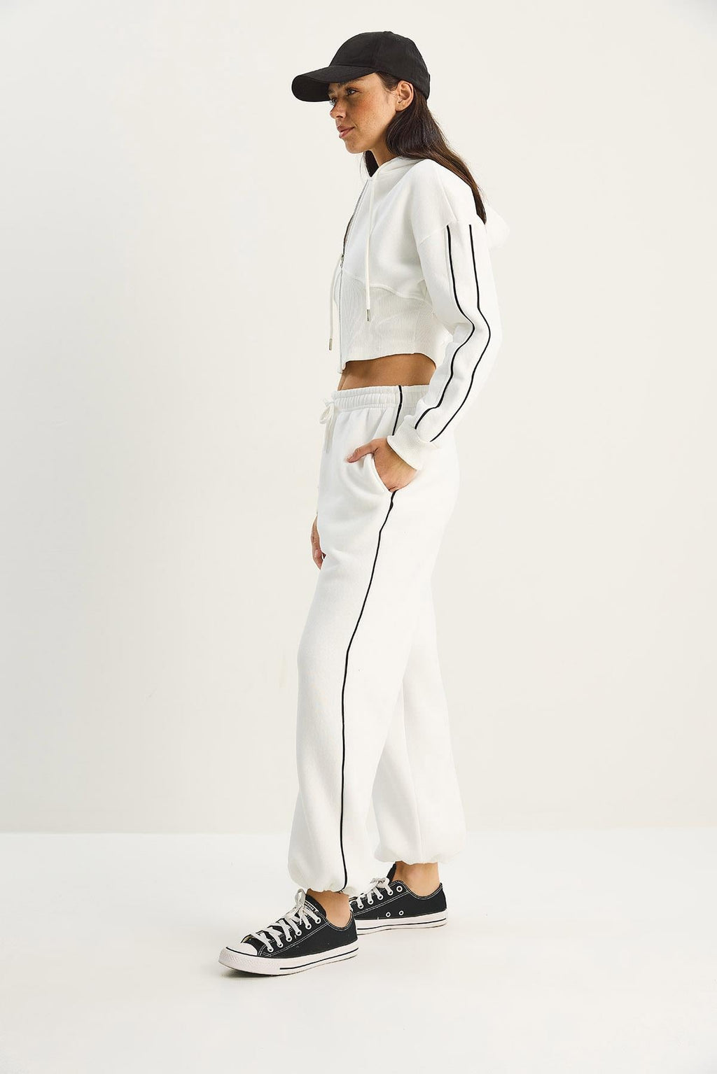 White‎ Outfit Set
