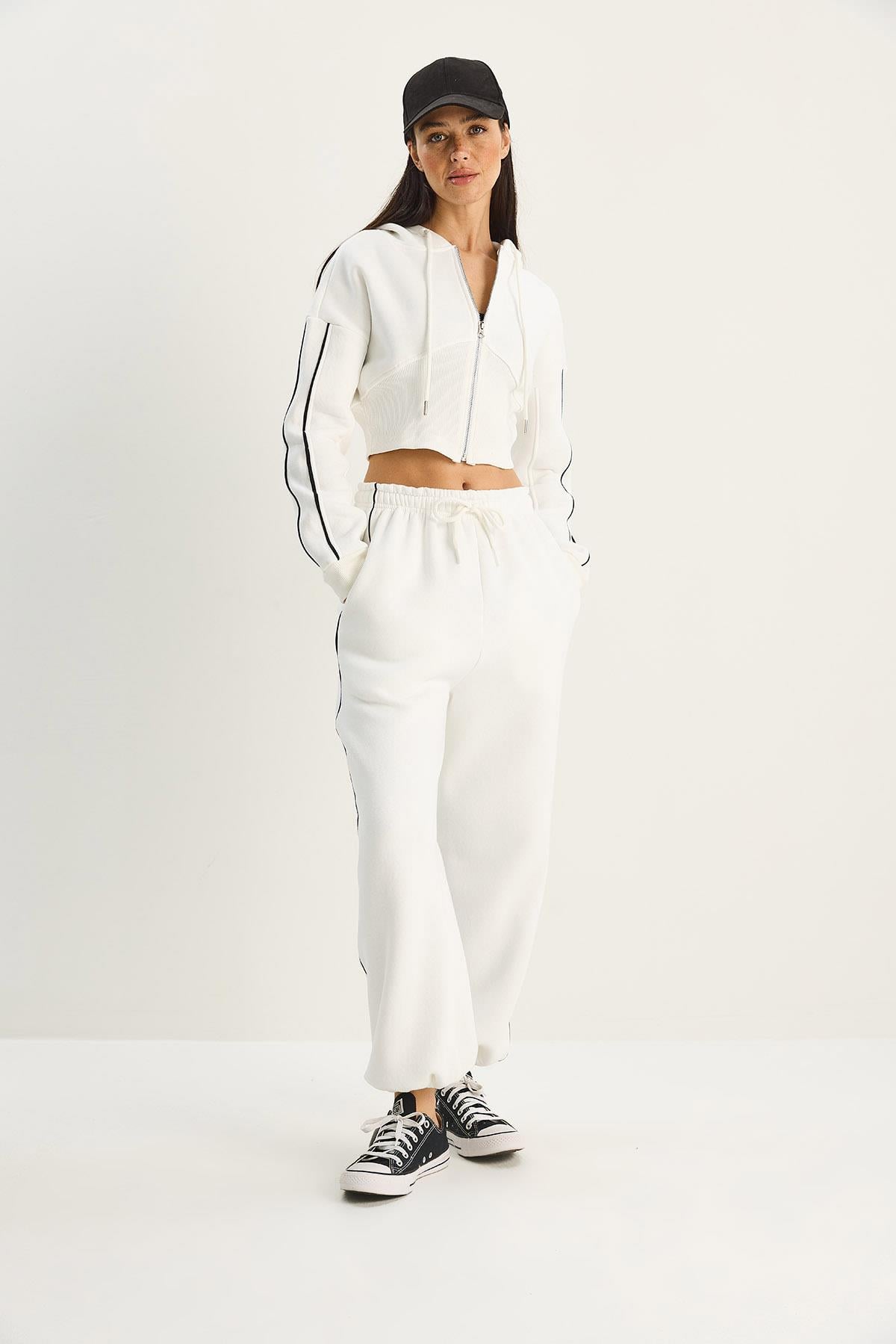White‎ Outfit Set