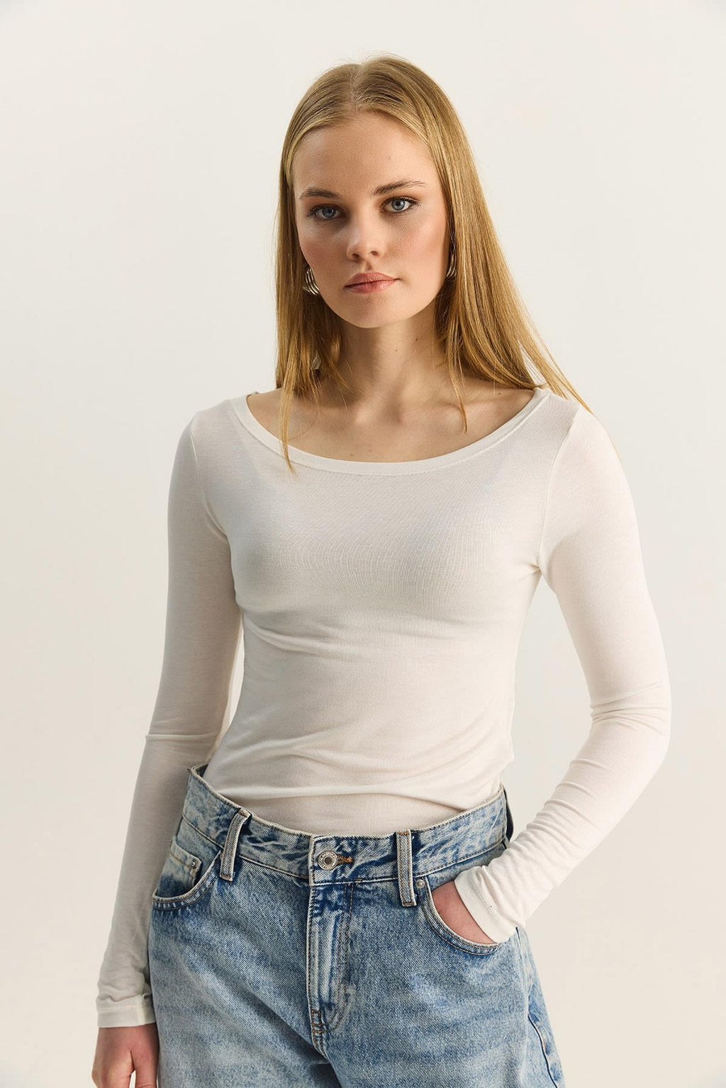 White‎ Blouse